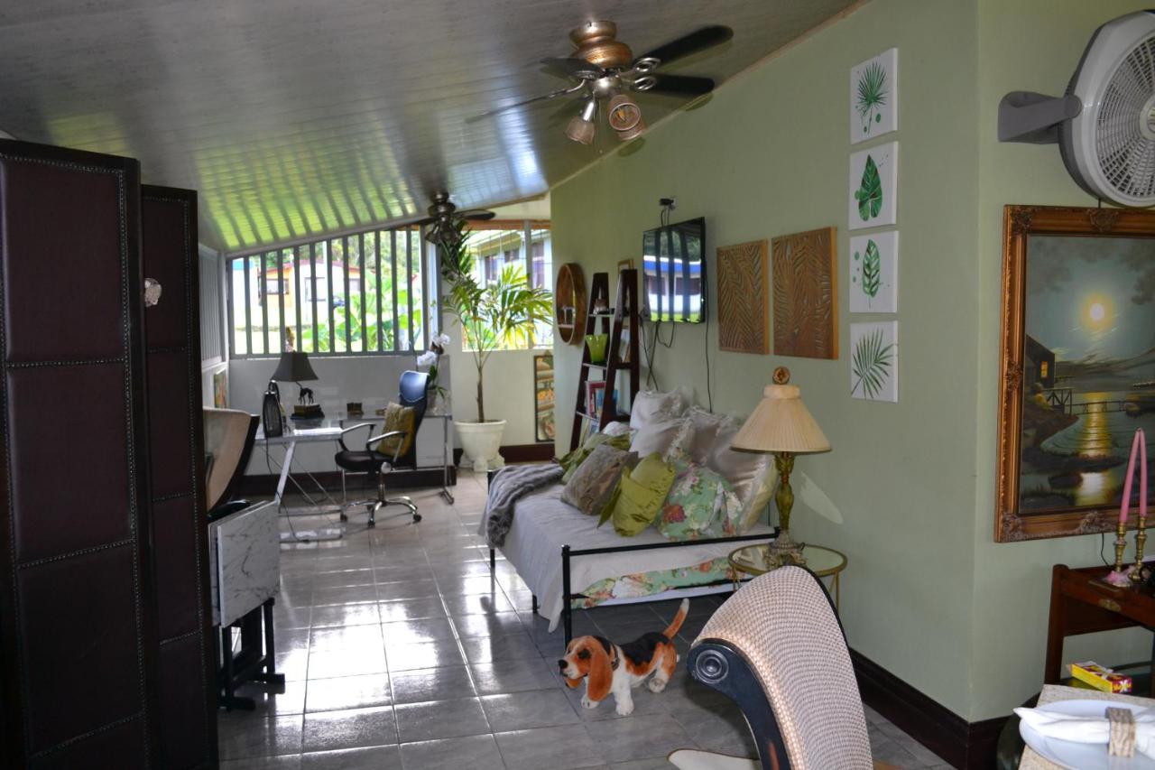 Casa Sophia: Triple Apartment Options with Wi-Fi Guapiles Exterior photo