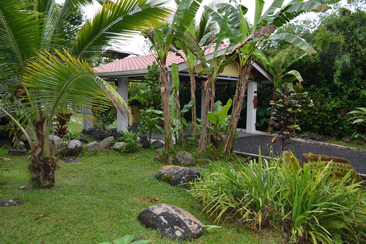 Casa Sophia: Triple Apartment Options with Wi-Fi Guapiles Exterior photo