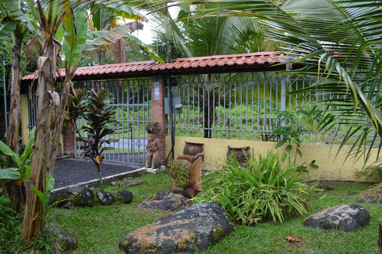 Casa Sophia: Triple Apartment Options with Wi-Fi Guapiles Exterior photo