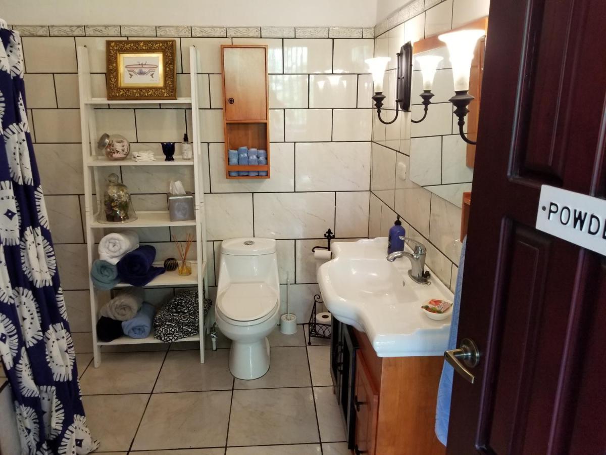 Casa Sophia: Triple Apartment Options with Wi-Fi Guapiles Exterior photo