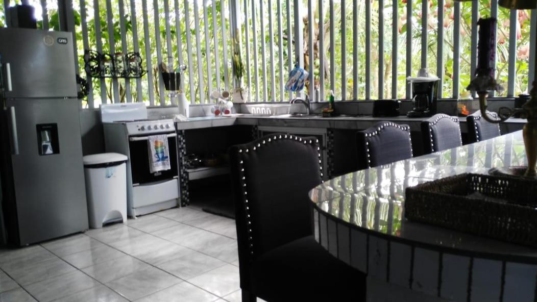 Casa Sophia: Triple Apartment Options with Wi-Fi Guapiles Exterior photo