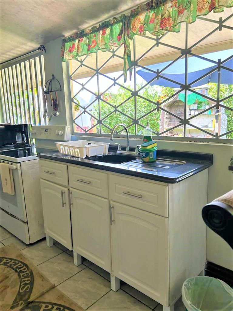 Casa Sophia: Triple Apartment Options with Wi-Fi Guapiles Exterior photo