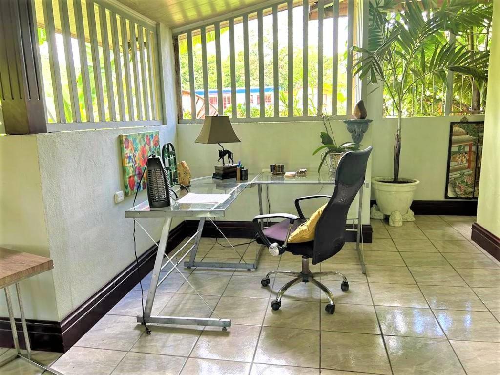 Casa Sophia: Triple Apartment Options with Wi-Fi Guapiles Exterior photo