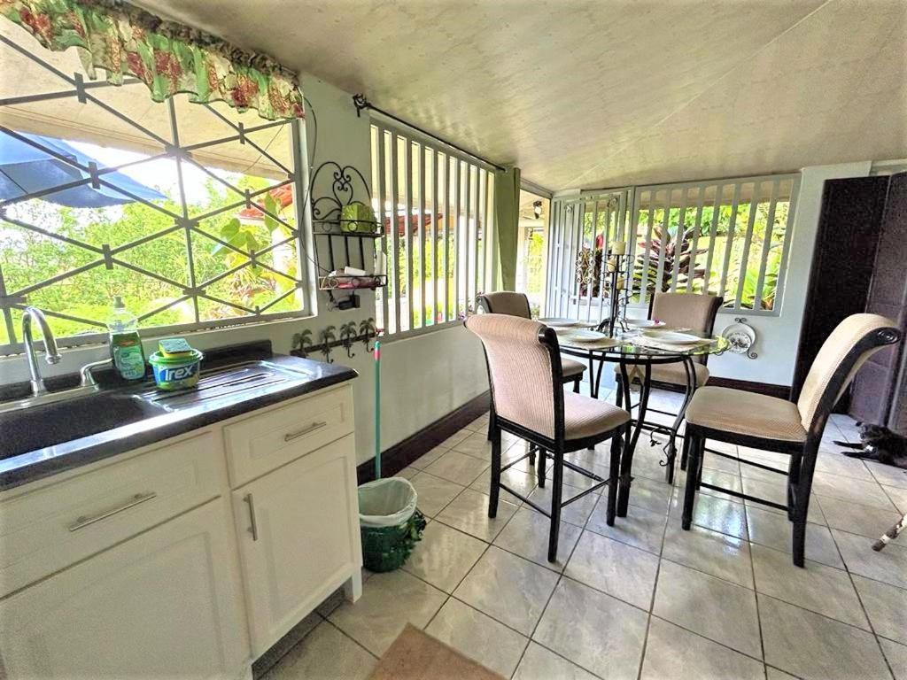 Casa Sophia: Triple Apartment Options with Wi-Fi Guapiles Exterior photo