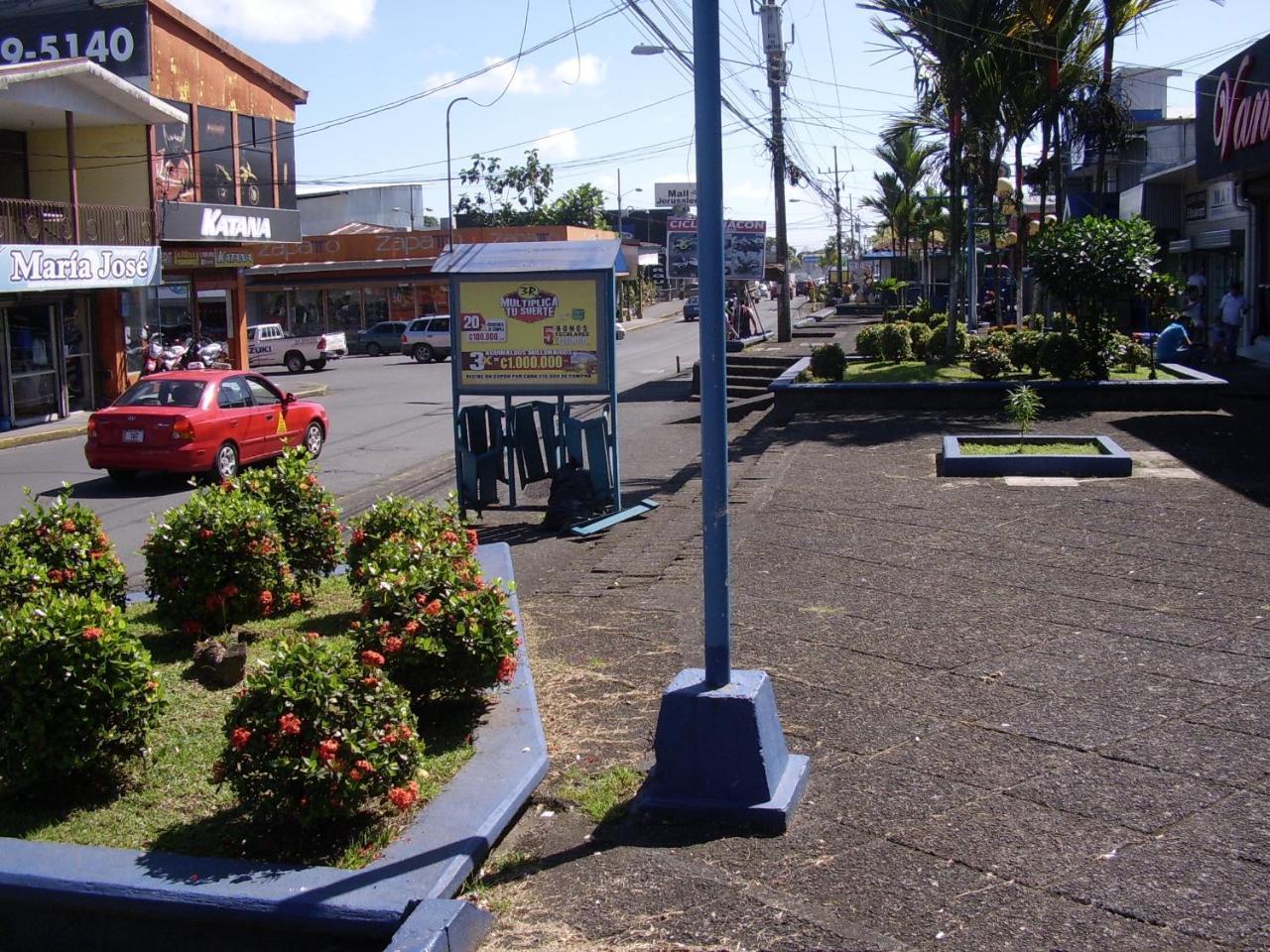 Casa Sophia: Triple Apartment Options with Wi-Fi Guapiles Exterior photo